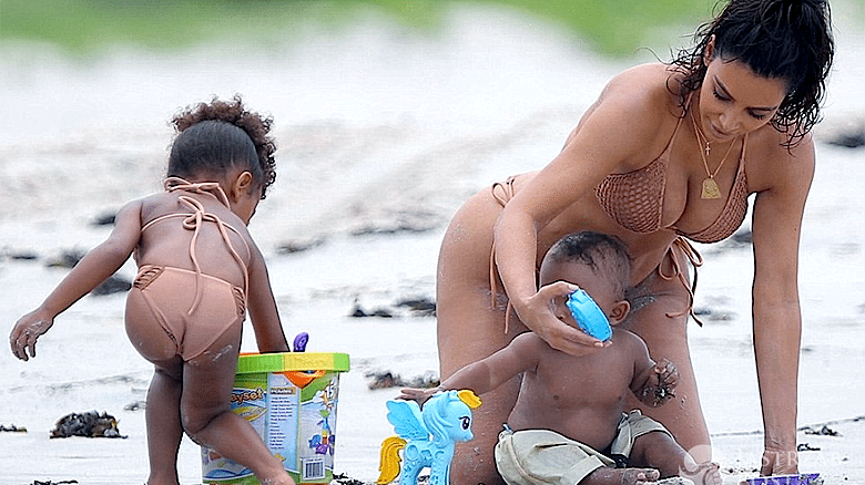 Kim Kardashian z dziećmi