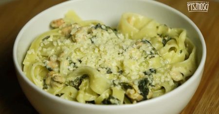 Tagliatelle ze szpinakiem i łososiem