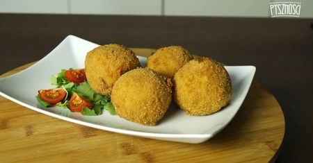 Kulki z mięsa mielonego z pietruszką i serem
