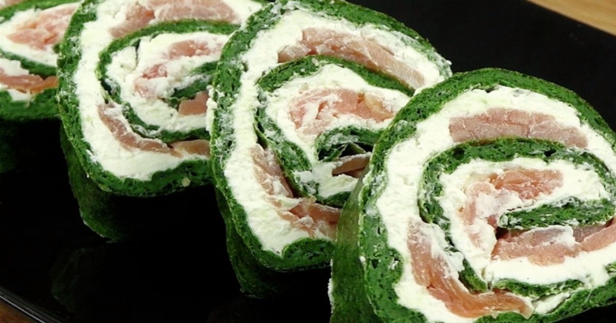 Roladki szpinakowe z wędzonym łososiem
