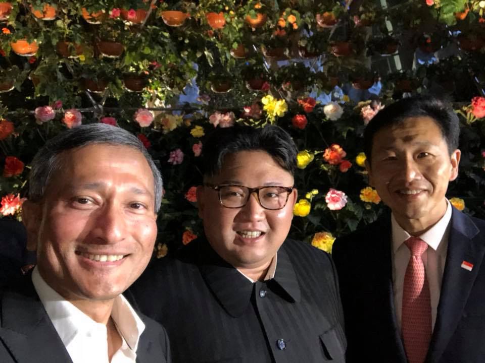 Pierwsze selfie dyktatora. Minister z Singapuru zrobił sobie zdjęcie z Kim Dzong Unem