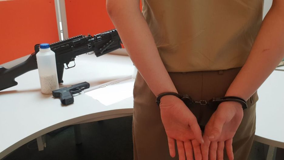 19-latek przyznał się do ostrzelania uczniów z broni ASG