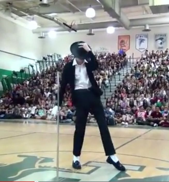 Amazing  “Billie Jean” performance