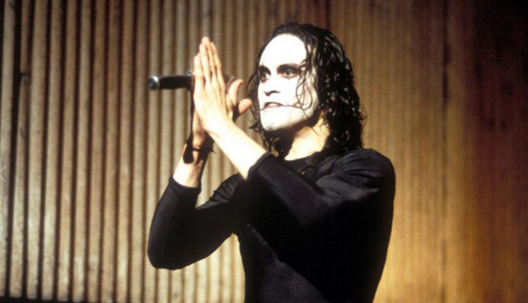 Brandon Lee w filmie "Kruk"