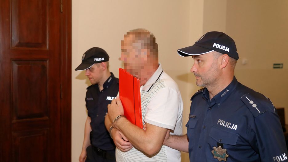 Roman S. był w grupie ZOMO, która pacyfikowała kopalnie "Wujek" w stanie wojennym