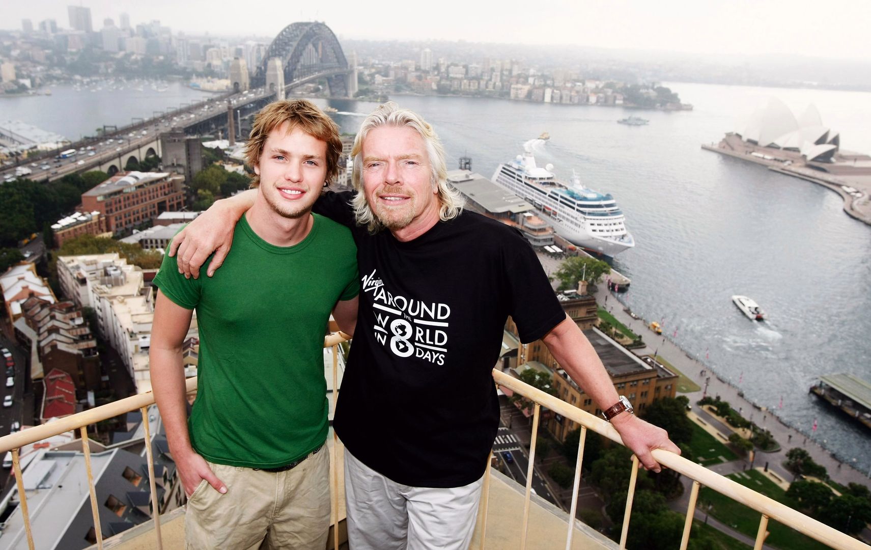 Richard Branson i Sam Branson w Australii