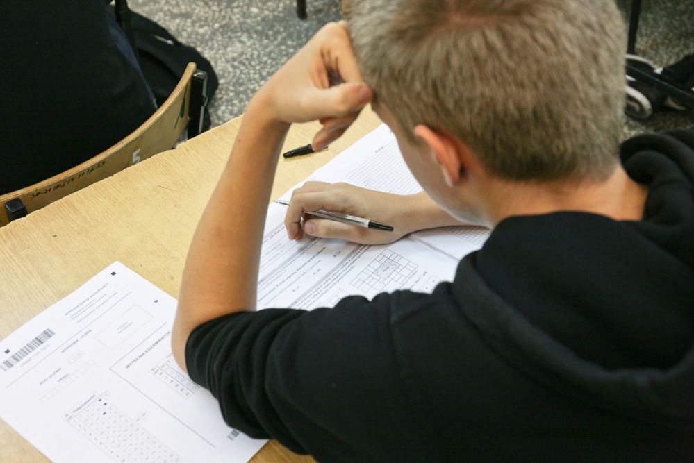 Egzaminem z języka polskiego rozpoczął się egzamin ósmoklasisty