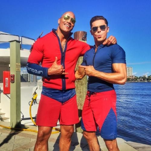 Dwayne Johnson i Zac Efron fot. The Rock
