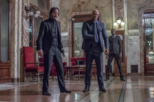 "John Wick 2" zaskoczy fanów gatunku. Keanu Reeves w Rzymie niczym rewolwerowiec na Dzikim Zachodzie