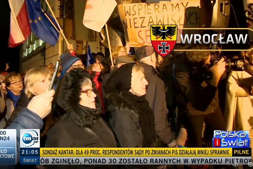 Wielka wpadka w TVN24. Przy relacji z Wrocławia pojawił się nazistowski herb