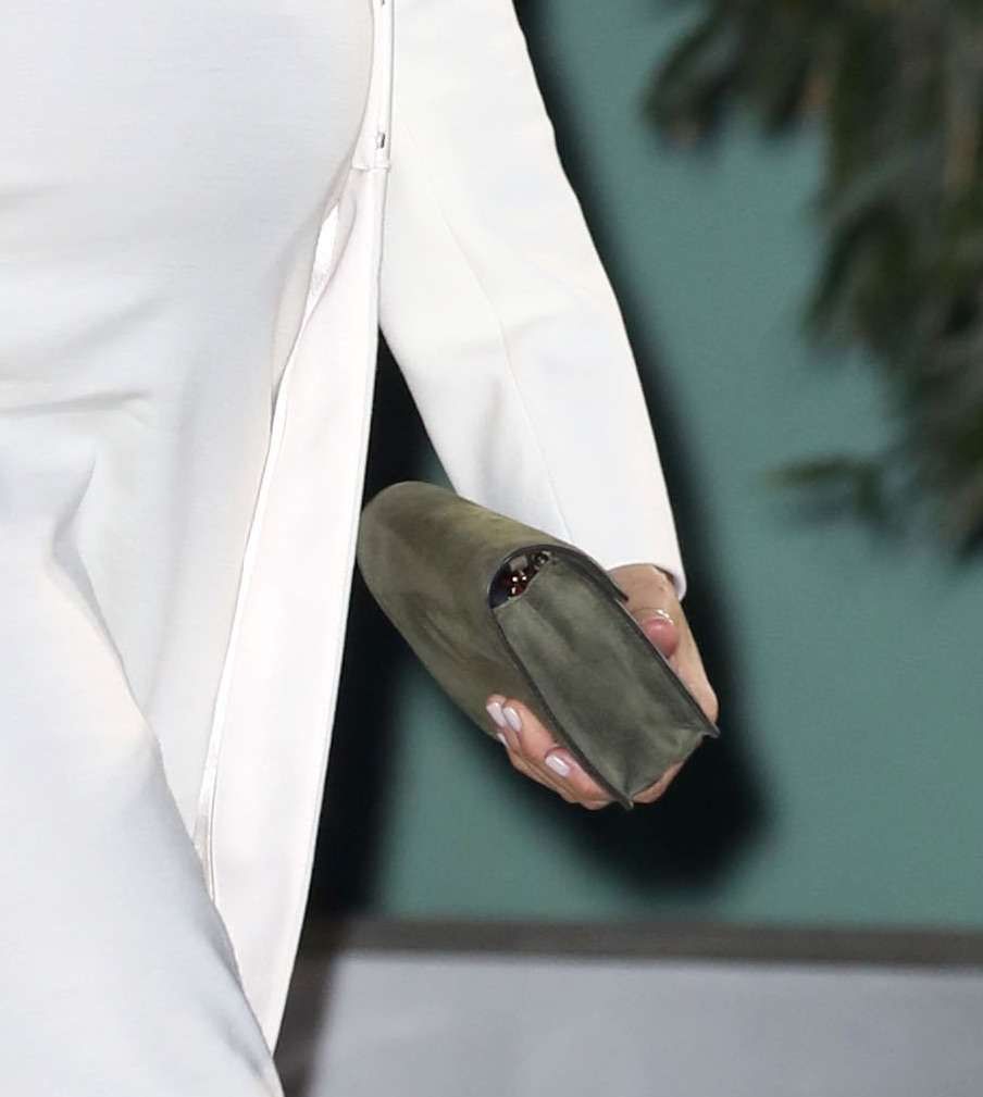 Zamszowa torebka Meghan Markle