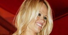 Jak się bawi Pamela Anderson?