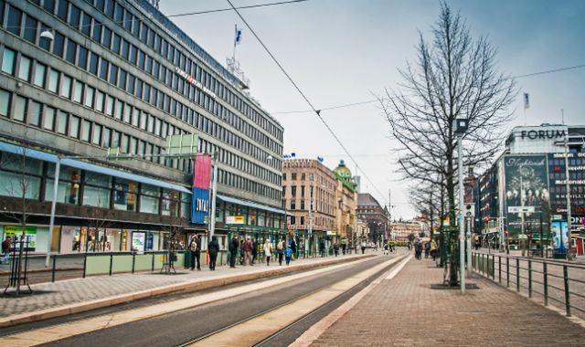 Helsinki chcą wprowadzić zakaz ruchu dla prywatnych samochodów. Od 2025 r.