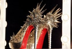 Louboutin przegrał walkę o czerwone podeszwy