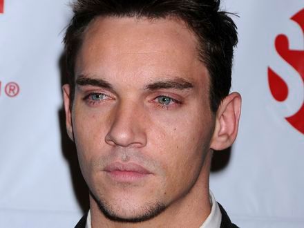 Jonathan Rhys Meyers wykończony scenami seksu