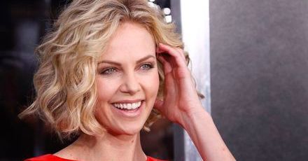 Charlize Theron i Kristen Stewart niczym stare przyjaciółki