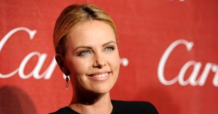 Charlize Theron adoptowała