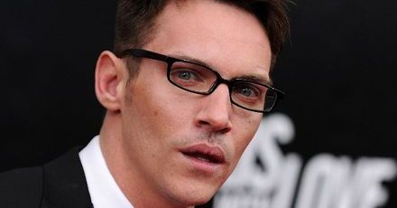 Jonathan Rhys Meyers zły na pierwszy rzut oka