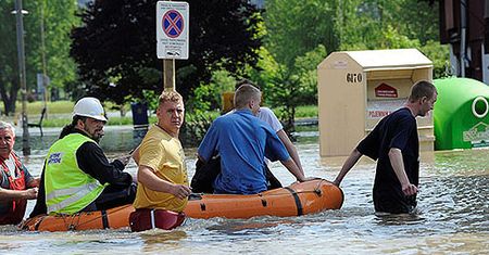 Kozanów zalany, mieszkańcy bez prądu i wody