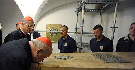 Wiemy, gdzie trafi płyta z grobu Jana Pawła II