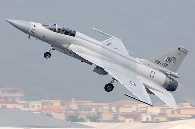 Argentyna kupi nowe myśliwce od Chin. Wielka Brytania boi się odrodzenia wojny o Falklandy