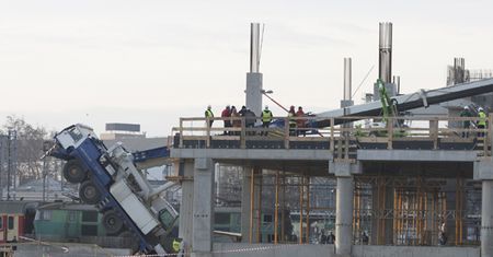 Operator dźwigu, który spowodował wypadek na budowie dworca PKP w Poznaniu, pójdzie do więzienia