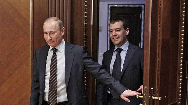 Premier i prezydent-elekt Władimir Putin i obecny prezydent Dmitrij Miedwiediew