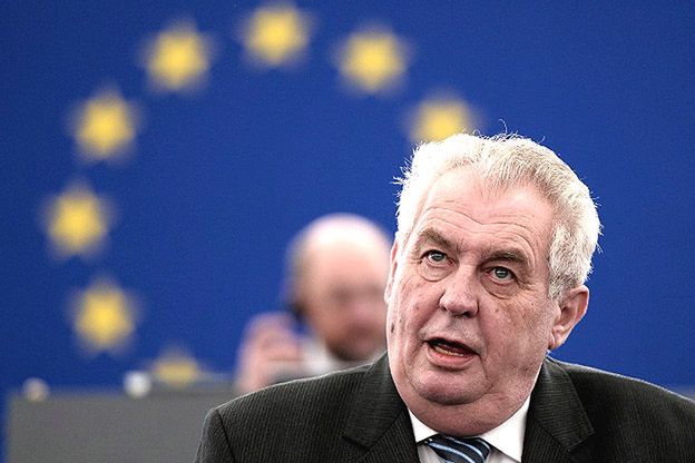 Prezydent Czech apeluje o referendum ws. dalszego członkostwa w UE i NATO