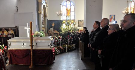 Odbyły się uroczystości pogrzebowe Łukasza Urbana. Bp Henryk Wejman: tworzył siebie służąc drugiemu człowiekowi