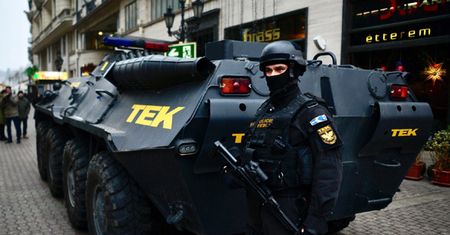 Dpa: wciąż wiele pytań po zamachu w Berlinie. Sprawca jest na wolności w "rejonie stolicy"?