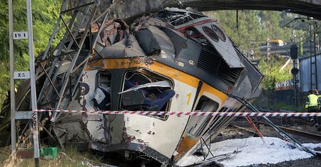 Katastrofa w Hiszpanii. Wykoleił się pociąg, cztery osoby nie żyją, a 47 jest rannych