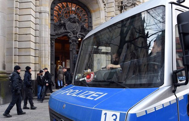 Policja przed sądem w Berlinie