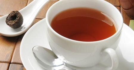 Czerwona herbata - pomoże w odchudzaniu, zneutralizuje kaca