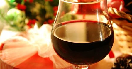 Wino przy moim stole, czyli co serwować do świątecznych potraw