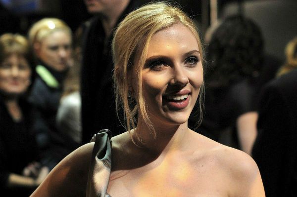 Wykradł zdjęcia erotyczne Scarlett Johansson - odsiedzi 10 lat