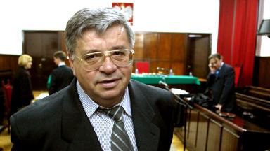 L.Rywin w sali sądu