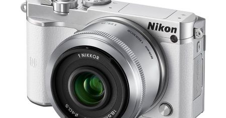 Nikon 1 J5: nowy bezlusterkowiec "lepszy niż kiedykolwiek"