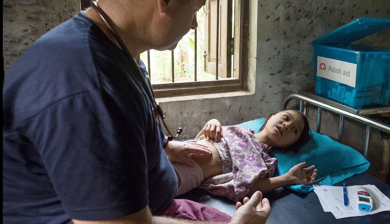 Polski medyk w Mjanmie: "Chciałem wiedzieć, czy to dziecko przeżyło"