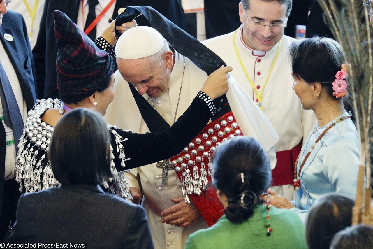 Papież Franciszek unika kontrowersji, żeby chronić chrześcijan w Mjanmie. Ryzykuje swoją reputacją