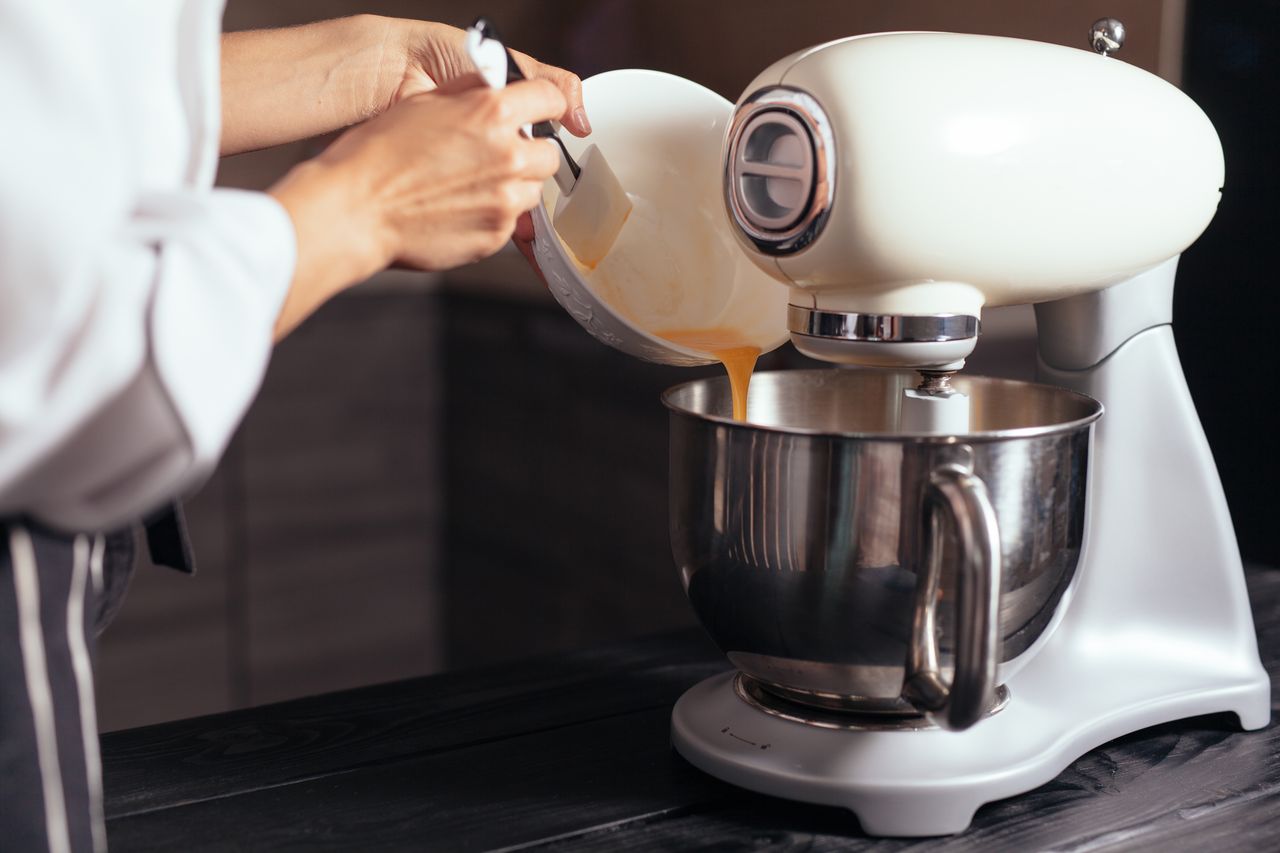 Ułatw sobie pracę w kuchni. Wybraliśmy przydatne roboty kuchenne do 400 złotych