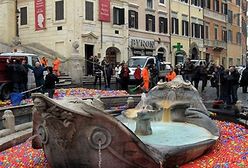 Pół miliona piłeczek na Schodach Hiszpańskich