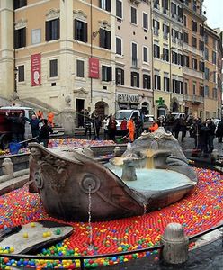 Pół miliona piłeczek na Schodach Hiszpańskich