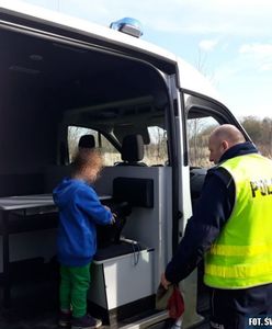 Skarżysko-Kamienna. 5-latek sam u brzegu rzeki. Matka i babcia pijane w domu