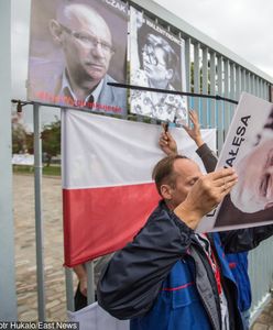 "Solidarność" zdjęła zdjęcia strajkujących w 1980 r. Byli na nich m.in. Lech Wałęsa i Lech Kaczyński