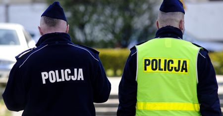 Policja: Ostatniej doby sprawdziliśmy ponad 129 tys. osób na kwarantannie. Doszło do kilkuset uchybień