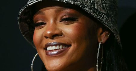 Ciało bogini, stylizacja godna blogerki modowej. Rihanna nie przestaje zaskakiwać