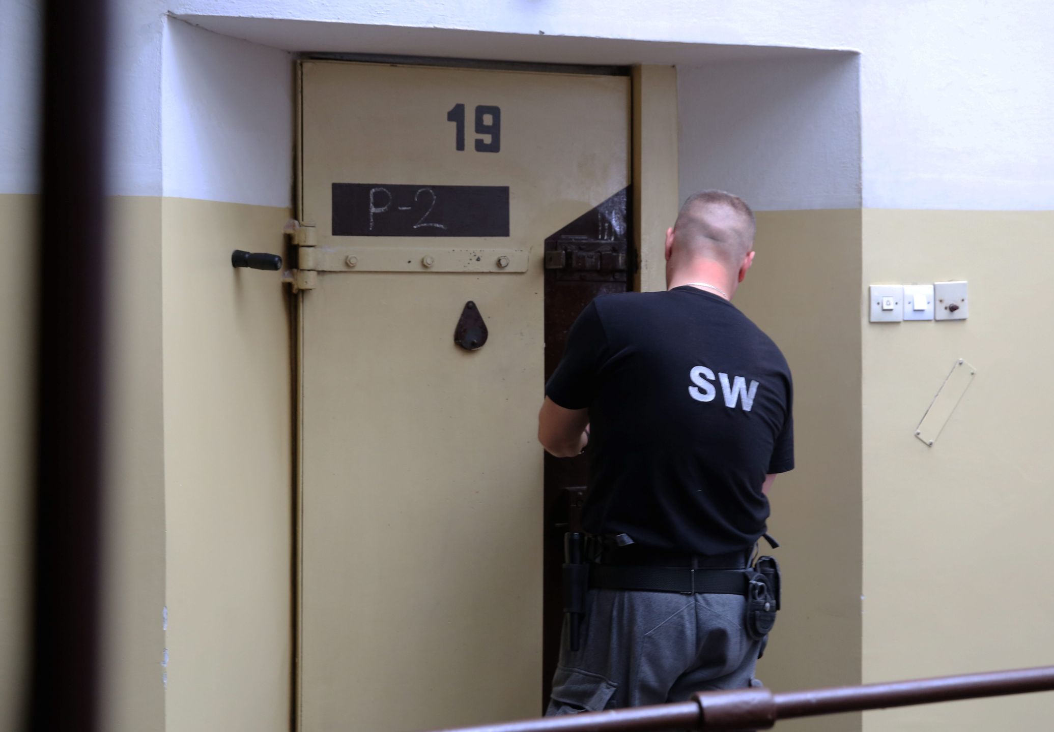 Strażnicy więzienni - wzorem policjantów - przechodzą na zwolnienia lekarskie
