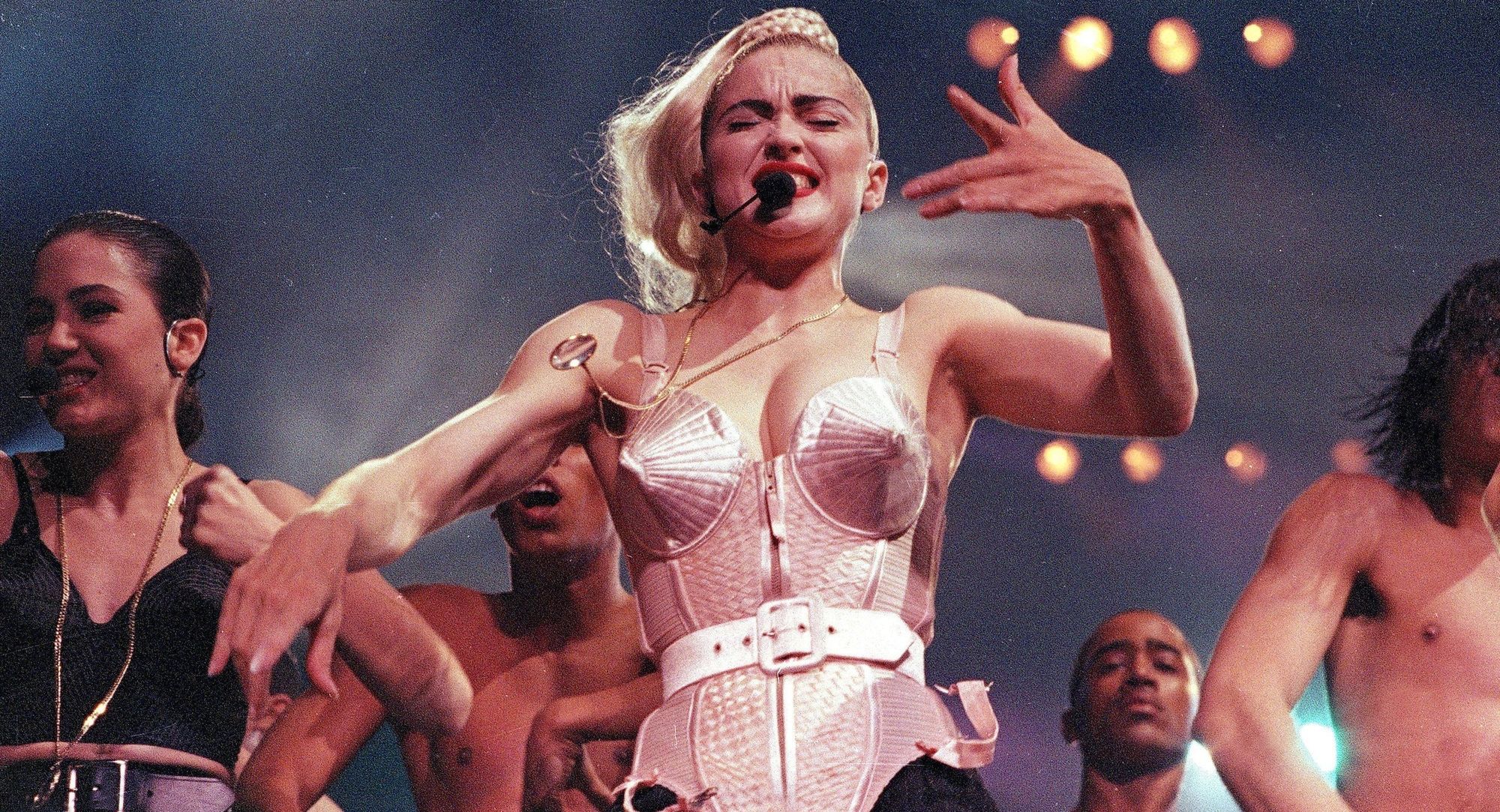 Madonna podczas trasy "Blond Ambition Tour"