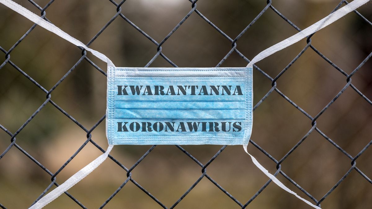 Domowa kwarantanna w przypadku koronawirusa trwa 14 dni.