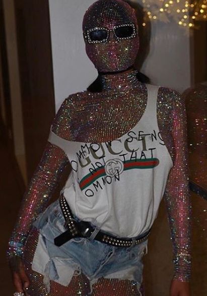 Rihanna w koszmarnym stroju. Co ona założyła?